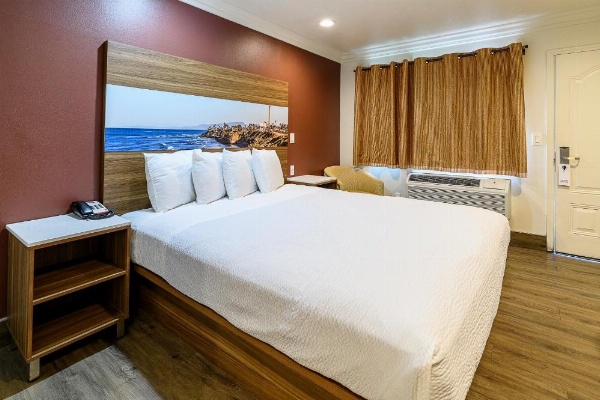 Hyland Inn near Legoland image 6